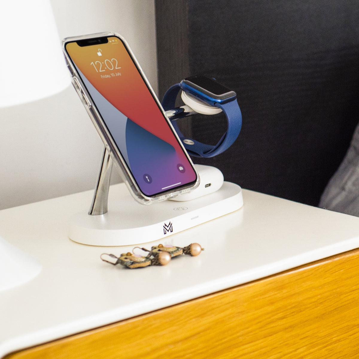 MagnetMount 5-in-1 Bed Light Charger